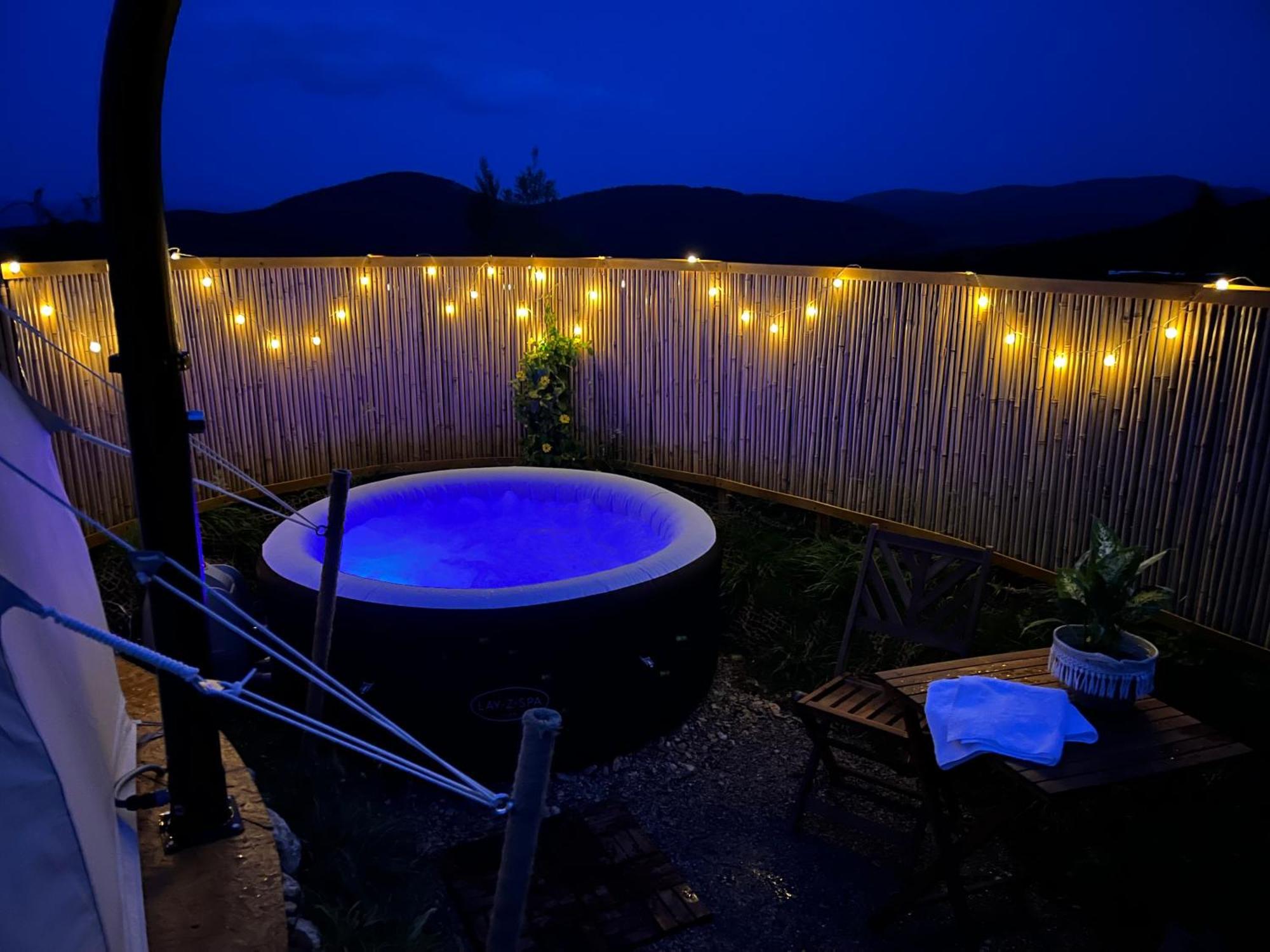 Maiersdorf Glamping Hohe Wand - Zelt Mit Sternenfenster Und Whirlpool酒店 外观 照片